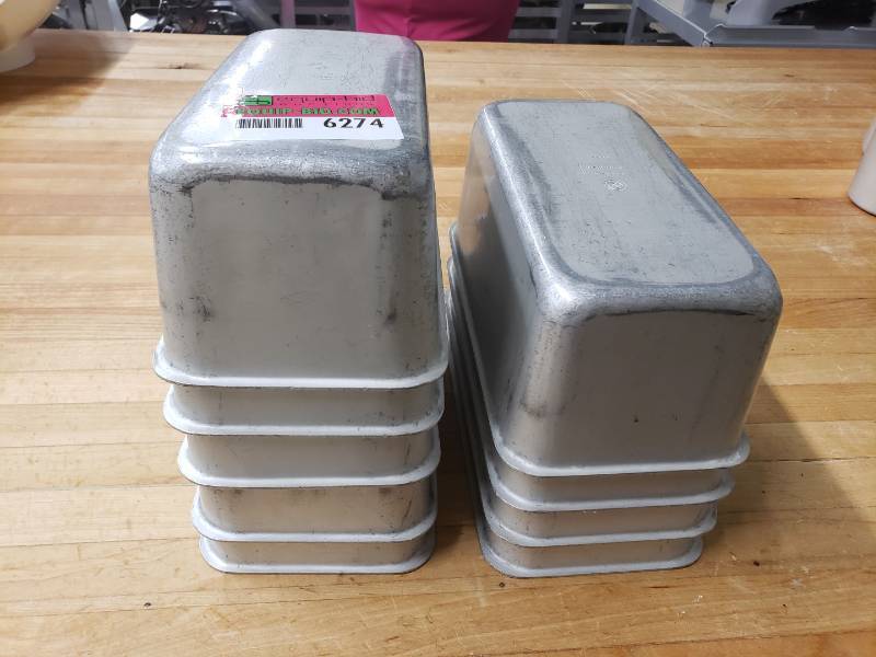 lot 6274 image: (9) Lincoln 5435 bread pans