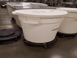 lot 6413 image: Rubbermaid Brute Container 20Gal