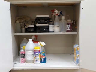 lot 6449 image: Contents Of Table, Hot Plates, Cleaning Supplies And More