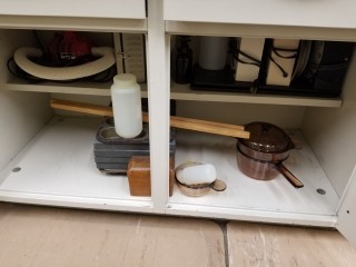 lot 6480 image: Contents Of Cabinet