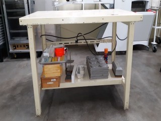 lot 7008 image: Metal Work Table w Undershelf