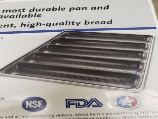 lot 7018 image: 3 Cases of Bundy Metallic Sub Sandwhich Pans