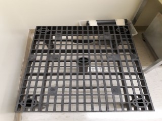 lot 7023 image: Plastic Dunnage Rack