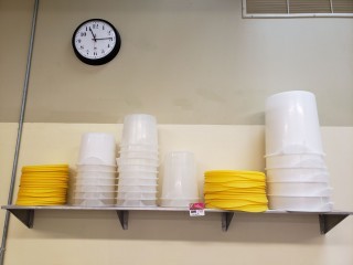 lot 7111 image: Lot of Rubbermaid Storage Mixing Containers with Lids
