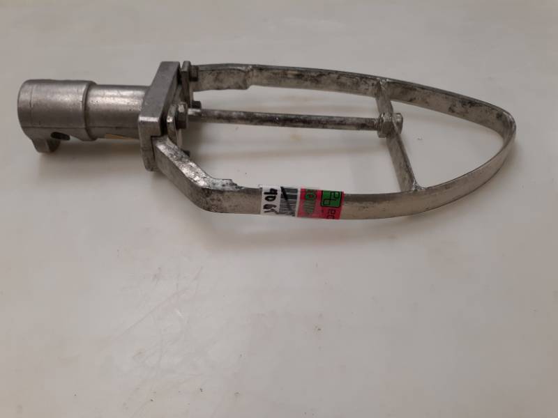 lot 7155 image: 40 Qt Pastry Knife Fits Hobart