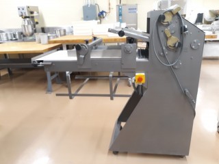 lot 7199 image: Acme 8 Rol-Sheeter Moulder