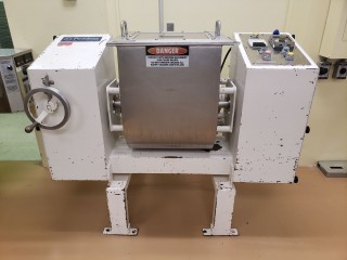 lot 7203 image: Peerless 60LBS Mixer