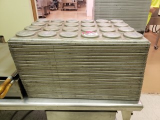 lot 7237 image: 21 Bun Pans