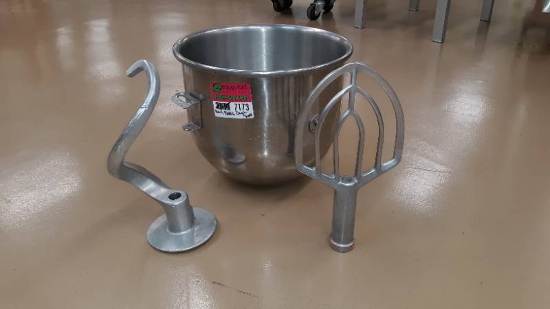 lot 7173 image: Large Mixing Bowl, 20QT, Matches to HL-200 Hobart Mixer