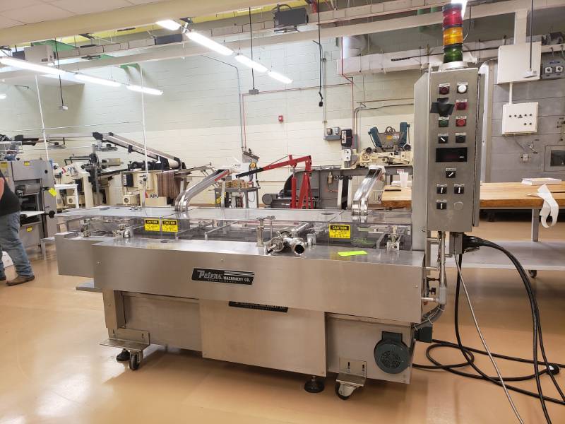 lot 7182 image: Peters Machinery Single Row Sandwiching Machine