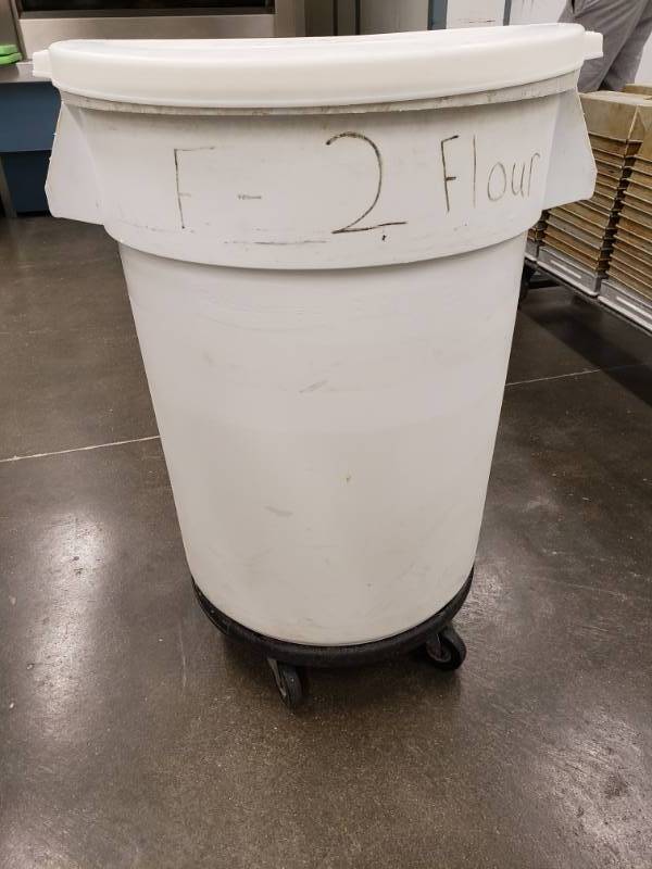 lot 6341 image: White 32 Gallon Rubbermaid Trash Can on Wheels