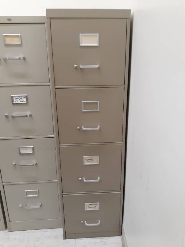 lot 7021 image: 4 Drawer File Cabinent