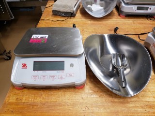 lot 7055 image: Ohaus Valor 7000 Scale