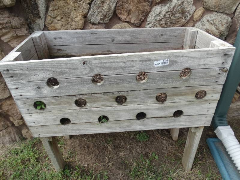 lot 5478 image: Wood planter