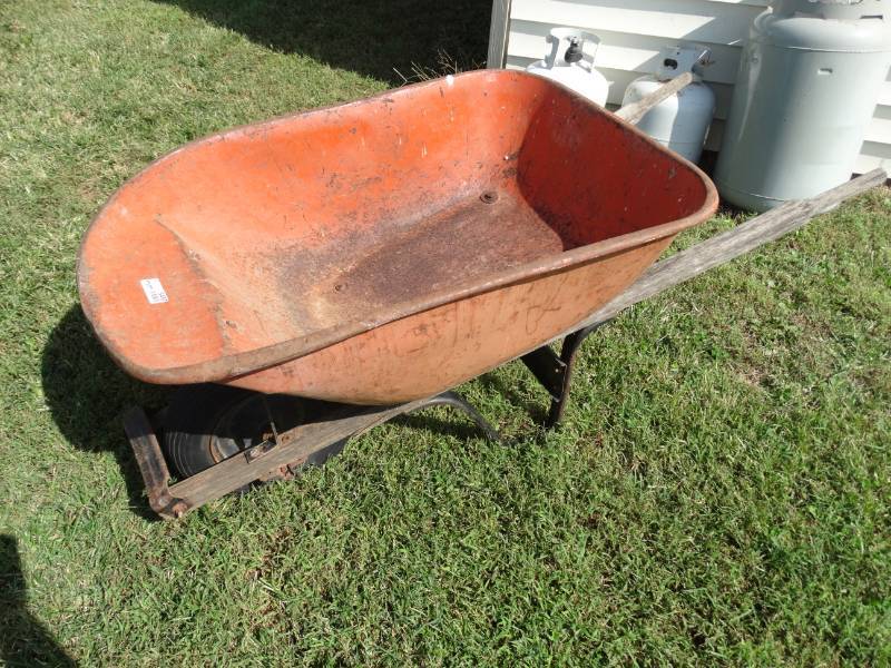 lot 5487 image: Wheelbarrow