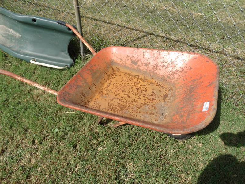 lot 5498 image: Wheelbarrow