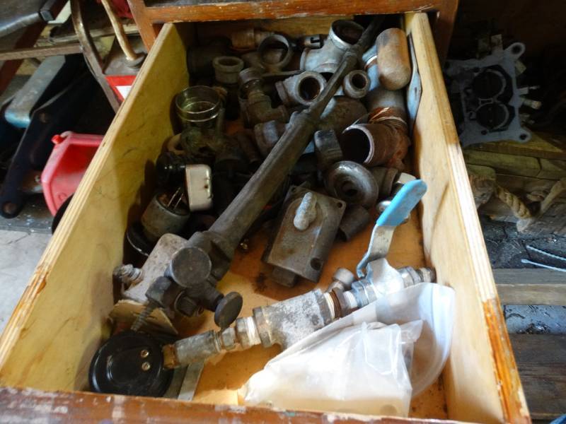 lot 5500 image: Drawer w various pipe fittings