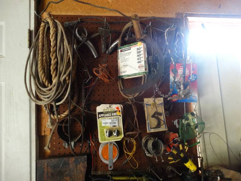 lot 5511 image: Lot of assorted hardware tools on pegboard