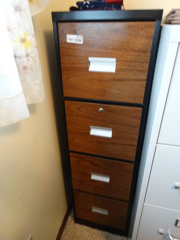 lot 5516 image: 4 drawer file cabinet