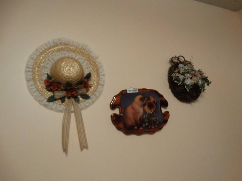 lot 5522 image: Lot of assorted wall decor