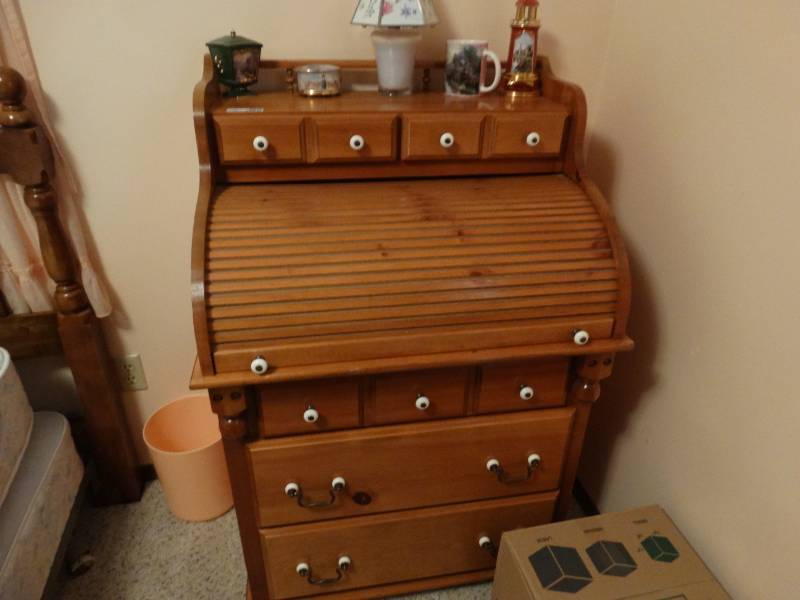 lot 5528 image: Awesome rolltop desk w 3 lower drawers