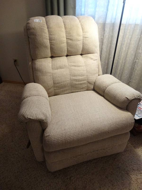 lot 5544 image: Recliner