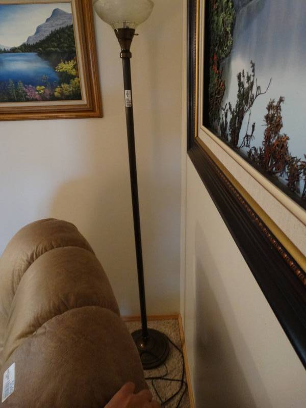 lot 5548 image: Floor lamp