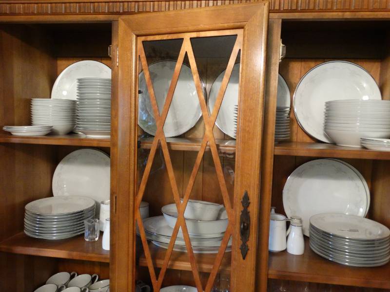 lot 5552 image: Noritake Casablanca china set- service for 12- 124 pc set