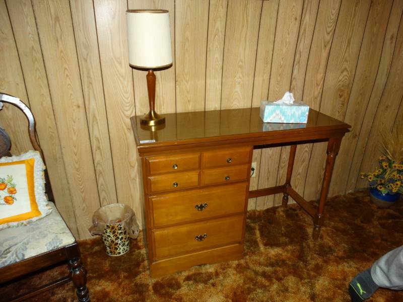 lot 5565 image: Wood writing desk w lamp