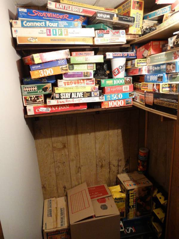 lot 5581 image: HUGE lot of assorted board games & puzzles