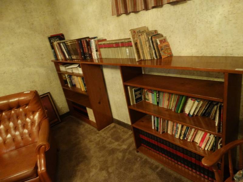 lot 5616 image: Large wood bookshelf