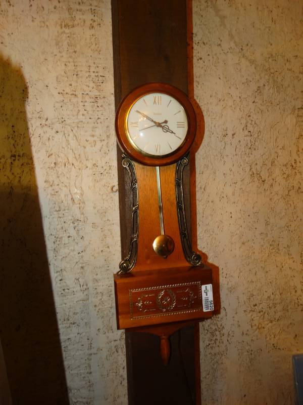 lot 5620 image: United wood wall clock