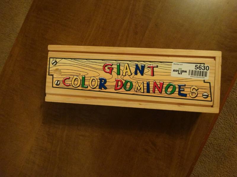 lot 5630 image: Giant wood dominos w box