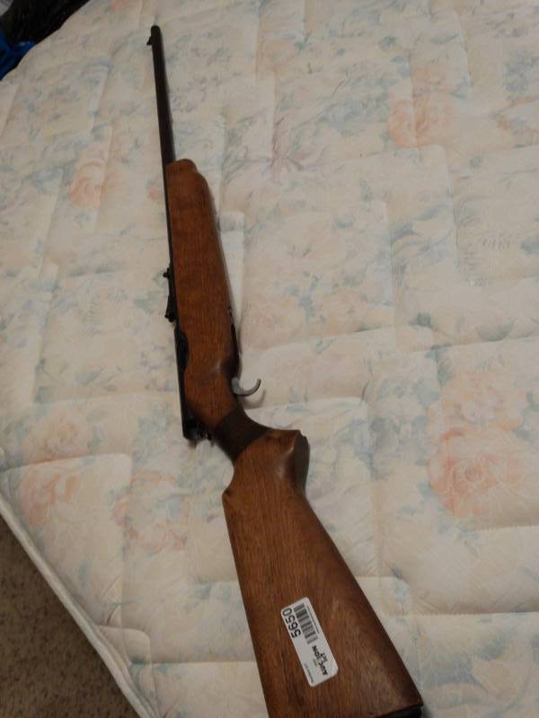 lot 5650 image: Vintage rifle- Wall hanger- Inoperable