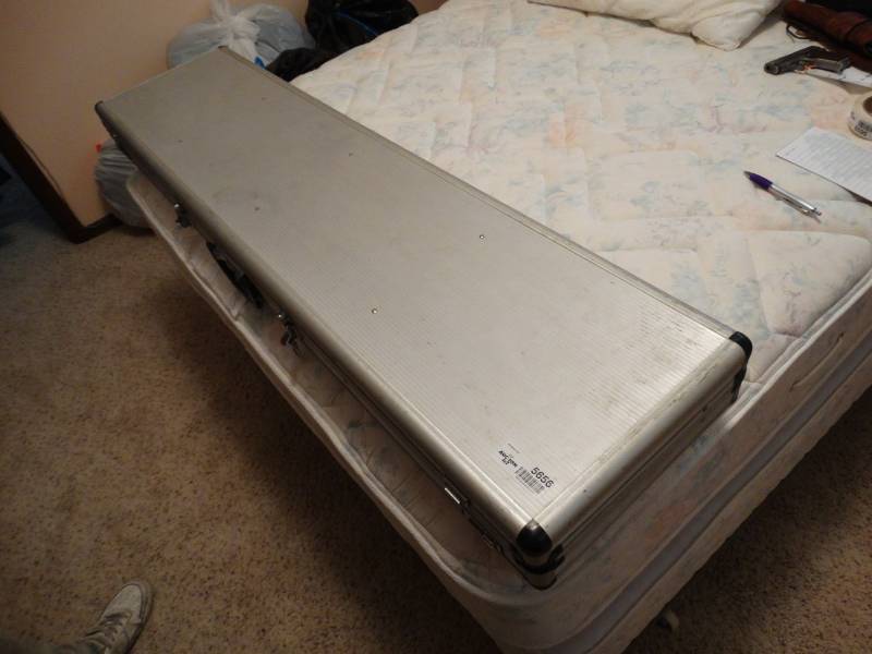 lot 5656 image: Metal 2 gun case