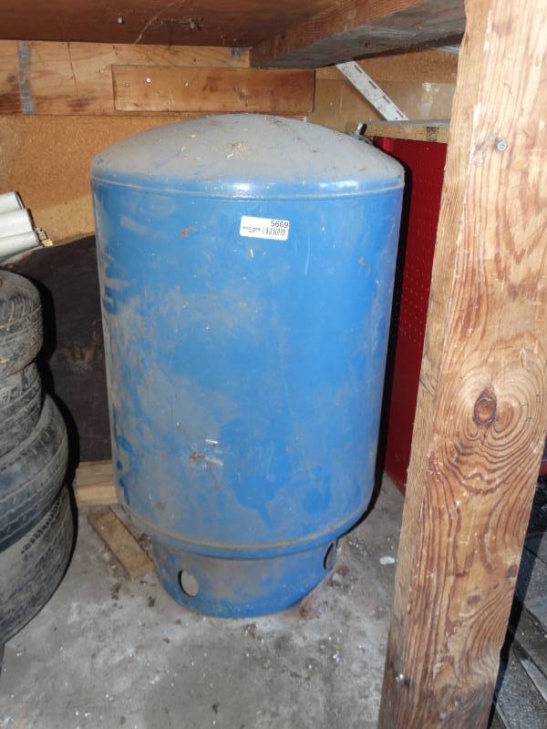 lot 5669 image: Well tank