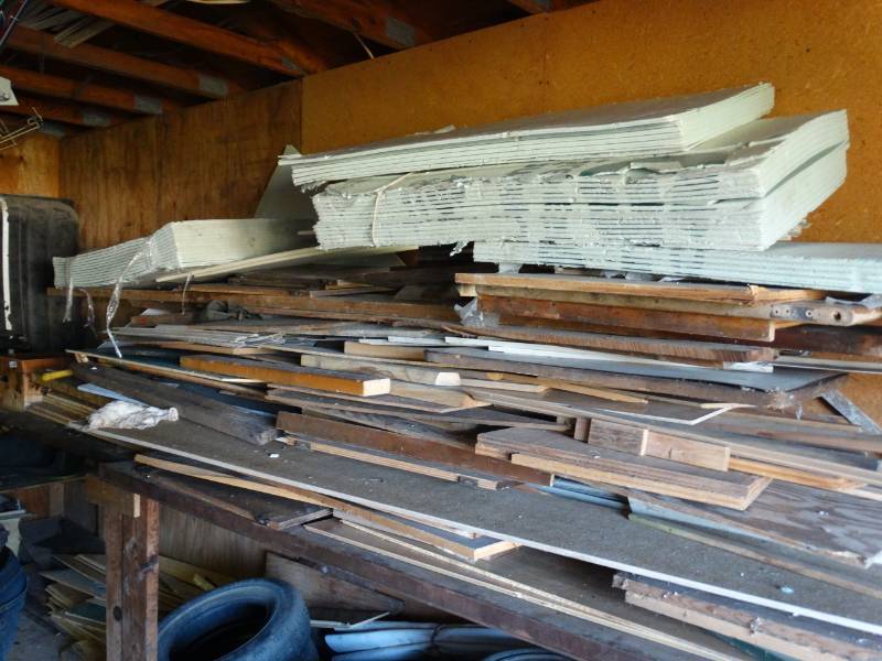lot 5671 image: Large lot of various lumber siding & various material