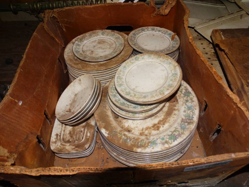 lot 5675 image: Old set of china