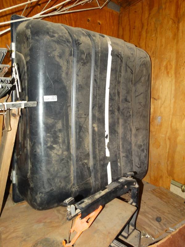 lot 5676 image: Car top luggage carrier