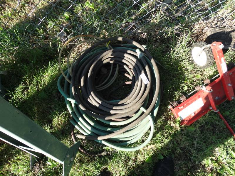 lot 5683 image: Lot of garden hose