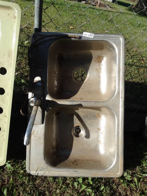 lot 5689 image: 2 hole kitchen sink w faucet