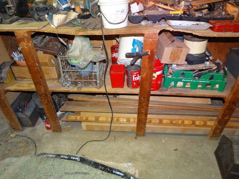 lot 5699 image: Lot of assorted hardware & tools