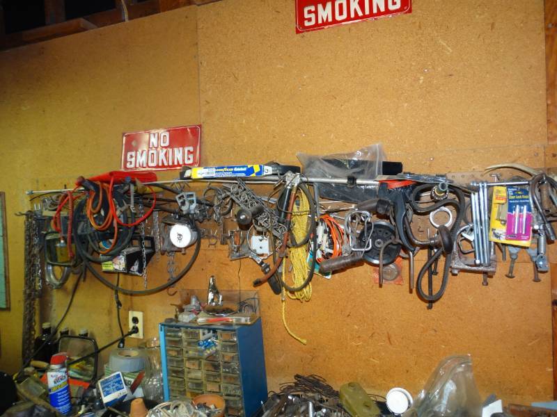 lot 5701 image: Lot of assorted hardware & tools