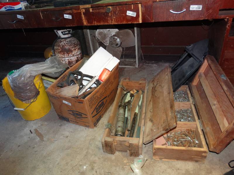 lot 5708 image: Lot of hardware tools & misc.