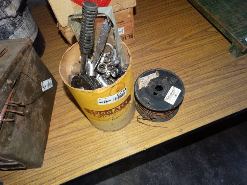 lot 5714 image: Ratchets sockets & roll of wire