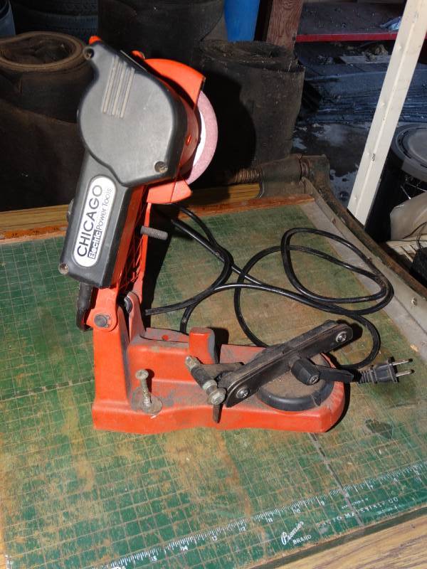 lot 5718 image: Chainsaw sharpener