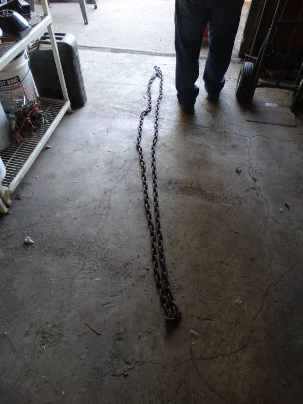 lot 5723 image: Log chain w hook on both ends