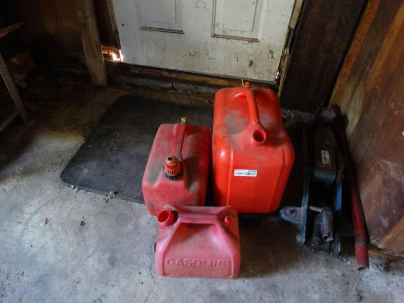 lot 5726 image: Plastic gas cans
