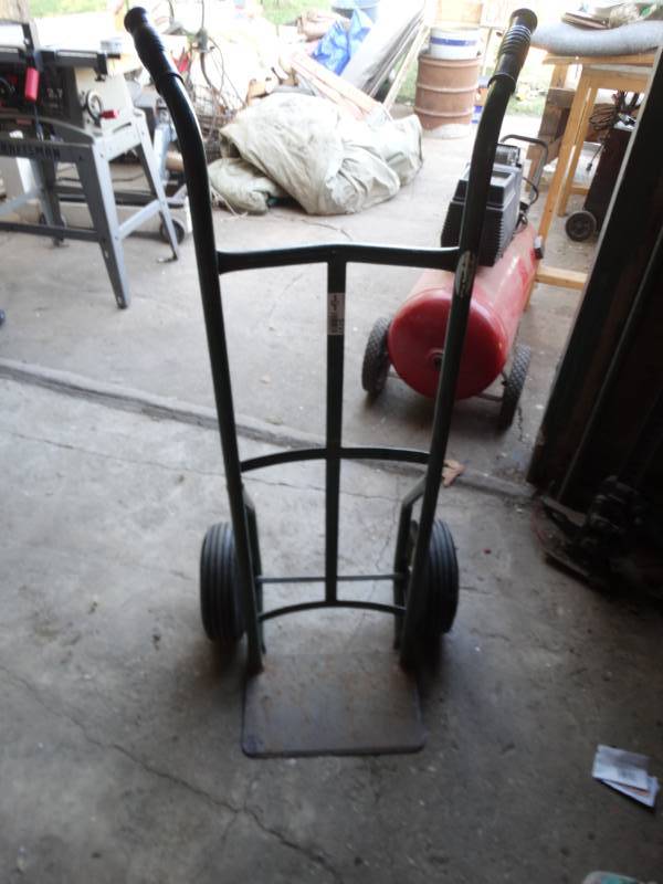 lot 5727 image: 2 wheel dolly