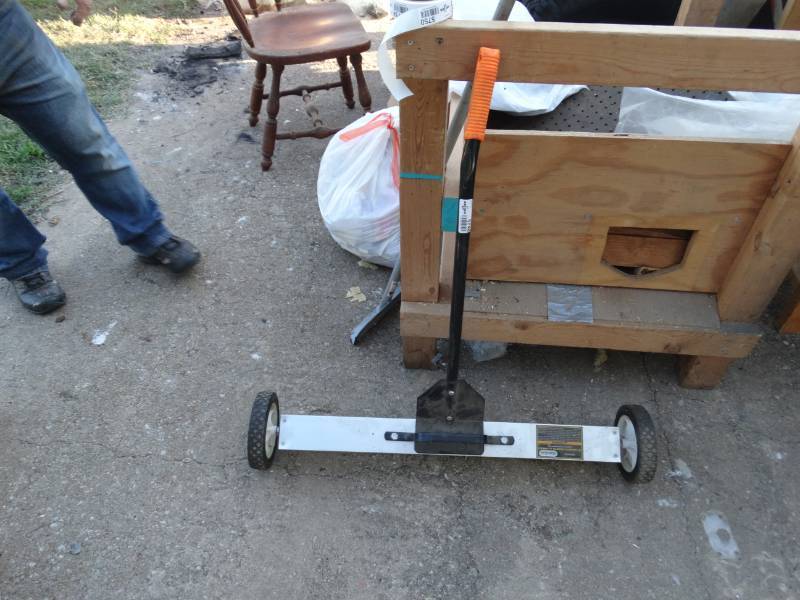 lot 5748 image: 30 magnetic sweeper